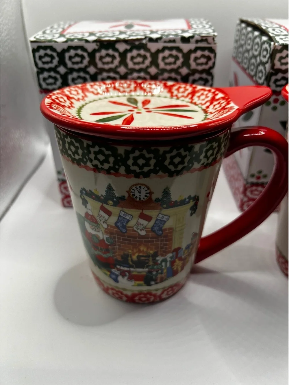 NEW Temp-tations Christmas Coffee Mug with Lid Cozy Fireplace Design Red green